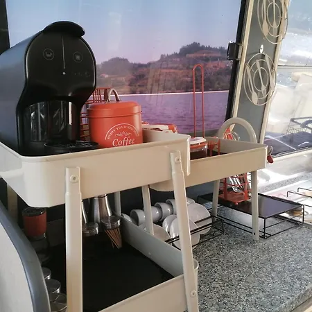 بوتيل Douro Houseboats