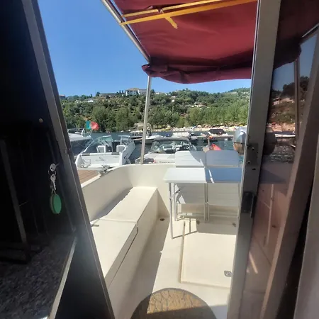 Douro Houseboats *