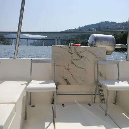 Douro Houseboats *