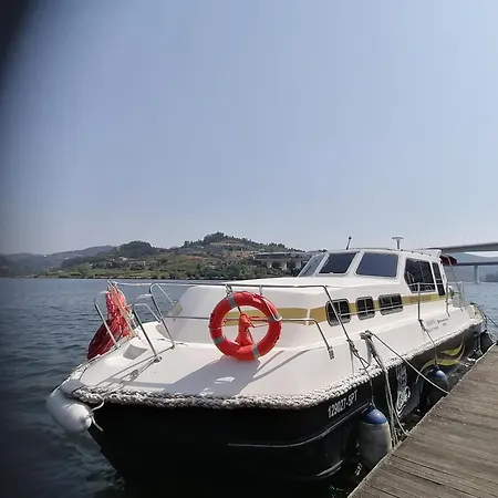 Douro Houseboat *