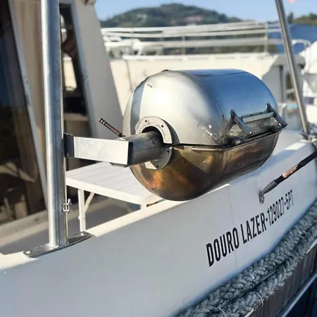 بوتيل Douro Houseboats