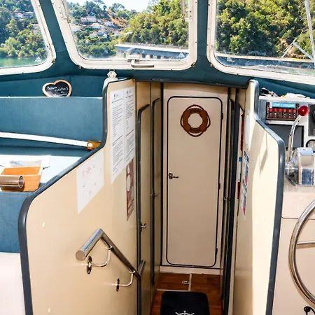 Botel Douro Houseboat *