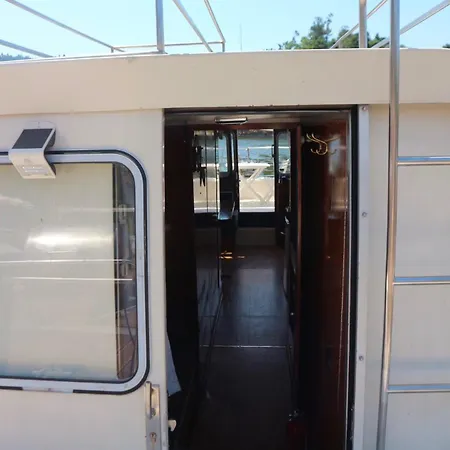 Douro Houseboat *