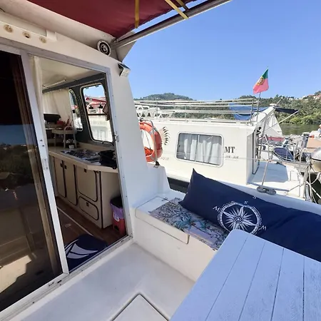 Douro Houseboat