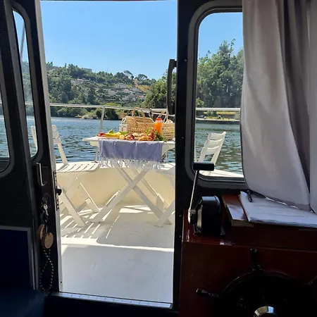 Douro Houseboat Botel